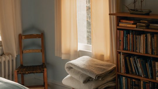 Luk sollyset ind i hjemmet med et par gode gardiner