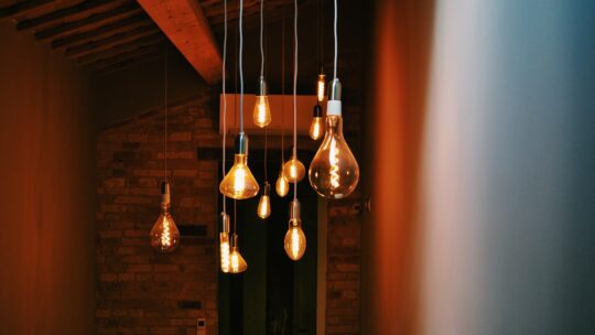 Anour lamper – kombinationen af skandinavisk elegance og teknologisk innovation