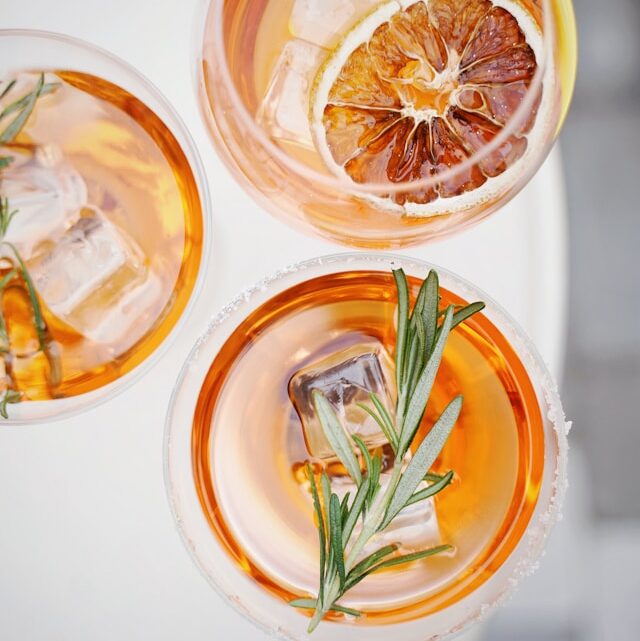 Cocktails: Oplev mangfoldigheden af smag og farver